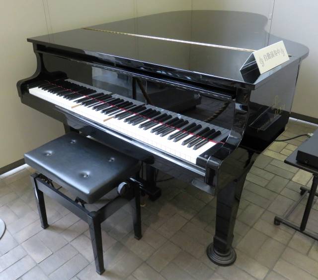 【ストリートピアノ】新長田駅のピアノはどこにあるでしょう？　ヒント：新長田駅は、山手線・海岸線どちらにも駅があります